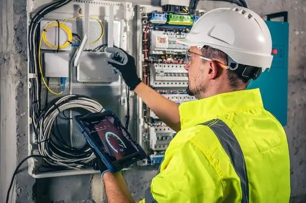 Relevé de mesures sur tablette lors des tests de sécurité électrique